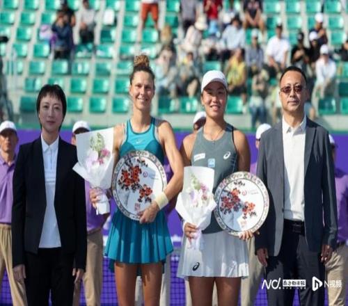 李吉妮、曾丽美皮特尔分获2025年广网单、双打冠军