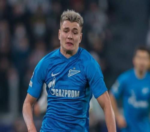 遭遇绑架打懵绑匪，泽尼特前锋莫斯托沃伊成功脱困